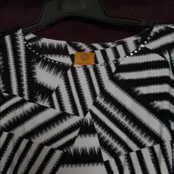 Top - Picture 2 of 2